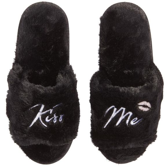 Jenni Kiss Me Faux Fur Slippers size Medium (7-8) - Picture 1 of 6
